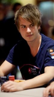 Viktor Blom pokerinpelaaja