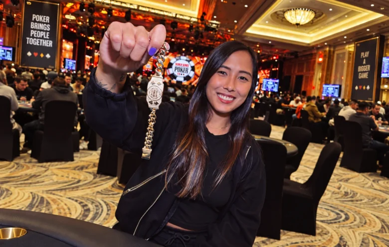 Barbara Akemi voittaa WSOP-rannekkeen (WSOP 2025)